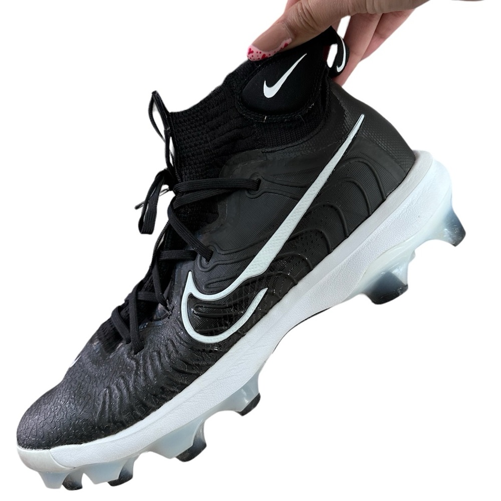 USED BASEBALL SHOES - Picture 2 of 3